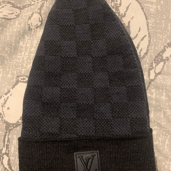 Authentic 100% Louis Vuitton Hat and Scarf - Picture 10 of 16